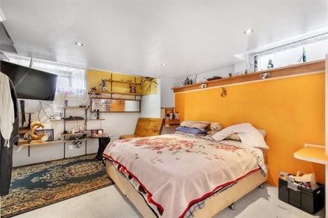 Photo of property in 28 St Catherine Crescent, West Harbour, Auckland, 0618