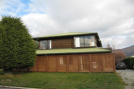 Photo of property in 19 Hunter Crescent, Wanaka, 9305