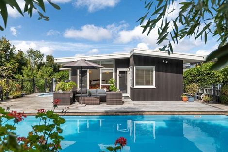 Photo of property in 53 Parr Terrace, Castor Bay, Auckland, 0620