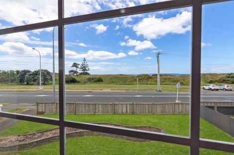 Photo of property in 906 Papamoa Beach Road, Papamoa Beach, Papamoa, 3118