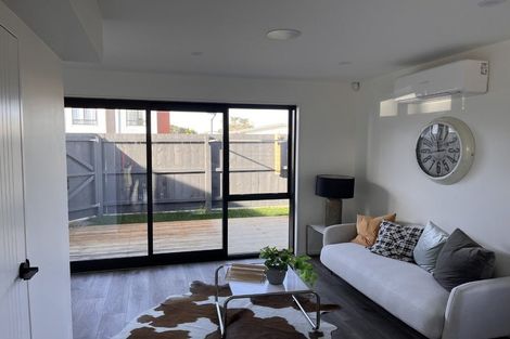 Photo of property in 1/5 Hikurangi Street, Te Atatu Peninsula, Auckland, 0610