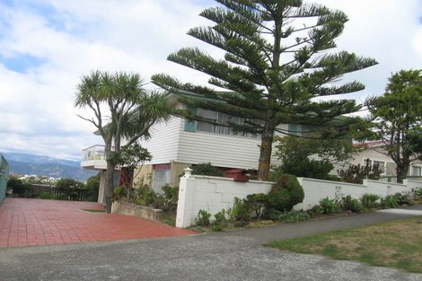 Photo of property in 58 Akaroa Drive, Maupuia, Wellington, 6022