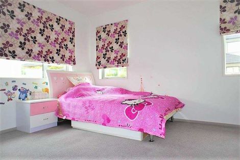 Photo of property in 16 Oak Bark Drive, Schnapper Rock, Auckland, 0632