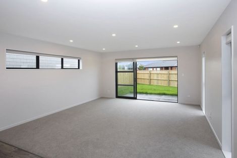 Photo of property in 2 Lussa Close, Broomfield, Christchurch, 8042