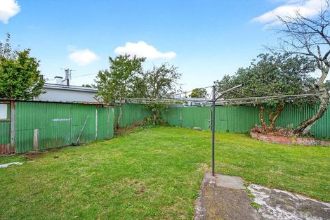 Photo of property in 69 Holloway Street, Carterton, 5713