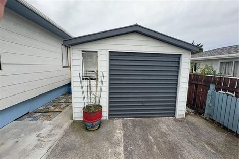 Photo of property in 10 Trimble Place, Bell Block, New Plymouth, 4312