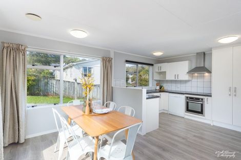Photo of property in 118 Norana Road, Timberlea, Upper Hutt, 5018