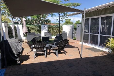 Photo of property in 61 Luton Avenue, Sunnyhills, Auckland, 2010