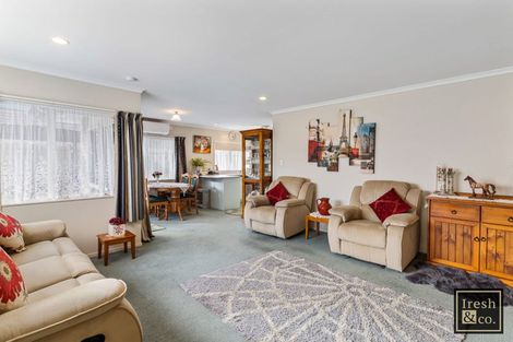 Photo of property in 25 Carisbrook Crescent, Papakura, 2110