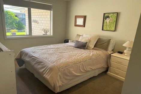 Photo of property in 17 Saltwood Lane, Bethlehem, Tauranga, 3110