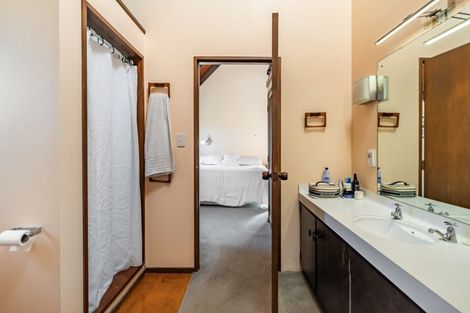 Photo of property in 42 Amapur Drive, Khandallah, Wellington, 6035