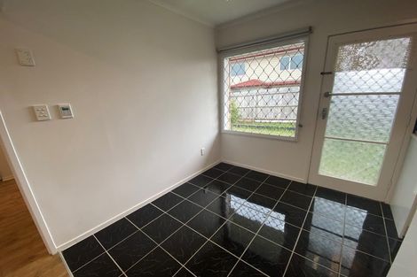Photo of property in 2/10 Ranfurly Road, Papatoetoe, Auckland, 2104