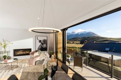 Photo of property in 39 Rannoch Drive, Jacks Point, Queenstown, 9371