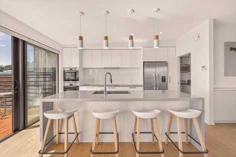 Photo of property in 3 The Terrace, Mount Pleasant, Christchurch, 8081