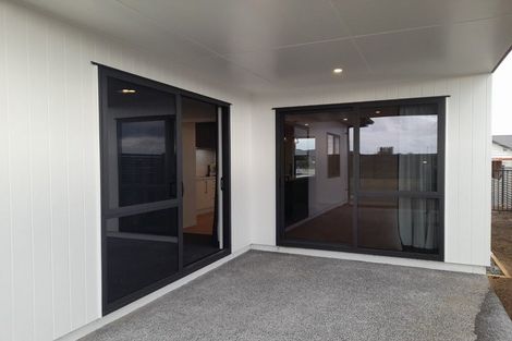 Photo of property in 33 Ngaru Crescent, Wharewaka, Taupo, 3330