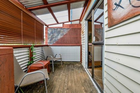 Photo of property in 34 Endeavour Street, Marfell, New Plymouth, 4310