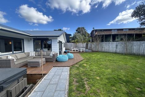 Photo of property in 94 Brian Crescent, Stanmore Bay, Whangaparaoa, 0932