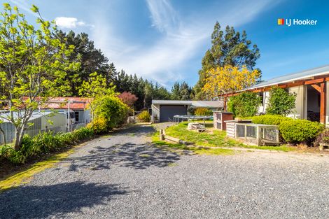Photo of property in 27 Church Hill Road, Green Island, Dunedin, 9018