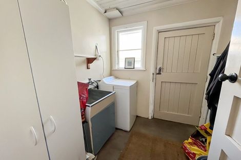 Photo of property in 660 Featherston Street, Roslyn, Palmerston North, 4414