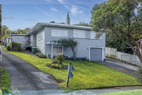 Photo of property in 16 Owhiti Street, Titahi Bay, Porirua, 5022