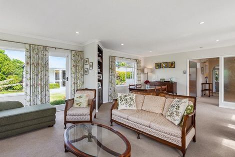 Photo of property in 6 Kaikomako Road, Waikanae, 5036