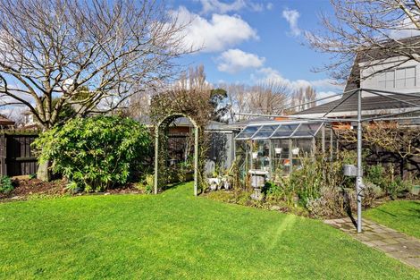 Photo of property in 4 Godfrey Place, Ilam, Christchurch, 8041