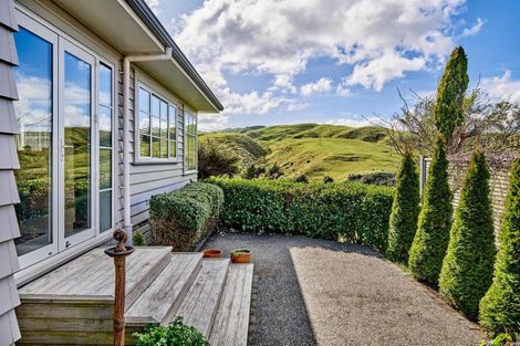 Photo of property in 21 Pendennis Point, Camborne, Porirua, 5026