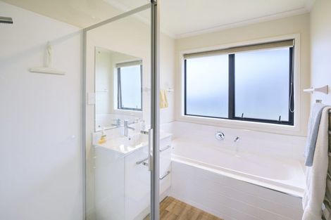 Photo of property in 14 Royal Park Drive, Parklands, Christchurch, 8083