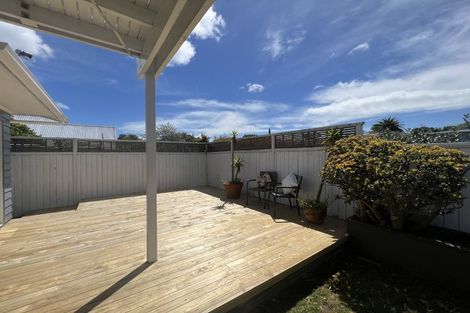 Photo of property in 2/81 Gribblehirst Road, Sandringham, Auckland, 1025
