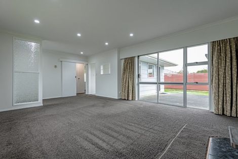 Photo of property in 10 Hollows Crescent, Takaro, Palmerston North, 4412