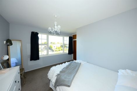Photo of property in 11 Hillcrest Place Avonhead Christchurch City