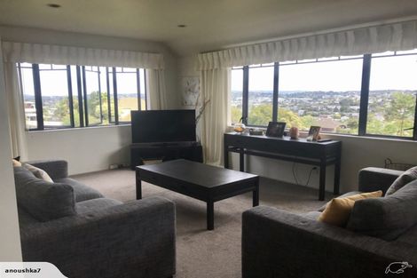Photo of property in 176a East Coast Road, Forrest Hill, Auckland, 0620