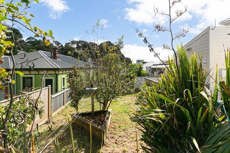 Photo of property in 72-76 Tasman Street, Mount Cook, Wellington, 6021
