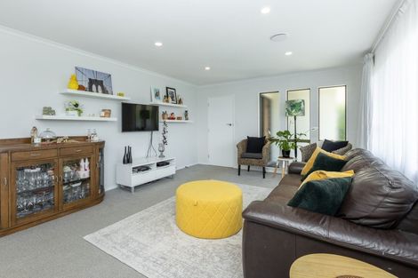 Photo of property in 18 Neeve Road, Taradale, Napier, 4112