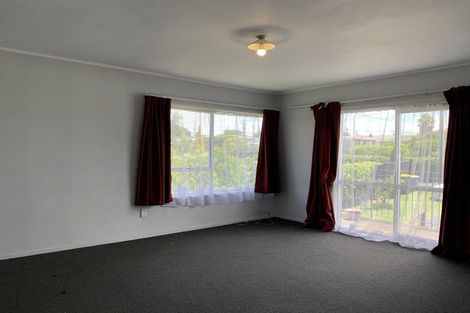 Photo of property in 9 Alston Avenue, Kelston, Auckland, 0602