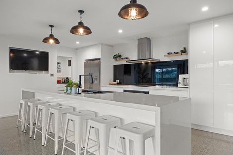 Photo of property in 583 State Highway 16, Kumeu, 0891