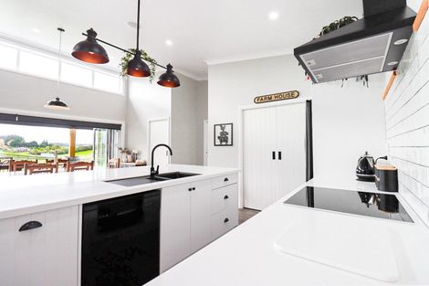 Photo of property in 143e Smith Road, Dannevirke, 4978