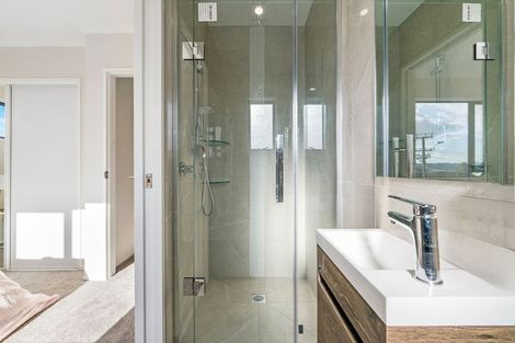 Photo of property in 2/3 Royal View Road, Te Atatu South, Auckland, 0610