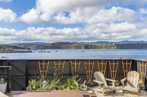 Photo of property in 118 Breaker Bay Road, Breaker Bay, Wellington, 6022