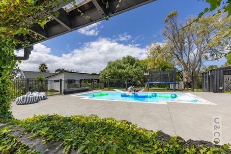 Photo of property in 855 State Highway 16, Waimauku, 0812