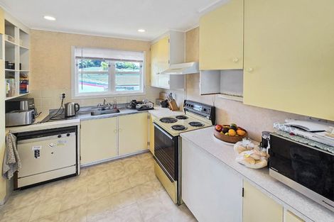 Photo of property in 16 Cypress Drive, Maungaraki, Lower Hutt, 5010