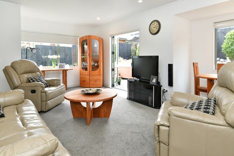 Photo of property in 1/126 Brian Crescent, Stanmore Bay, Whangaparaoa, 0932