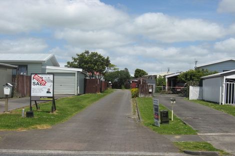 Photo of property in 1/11 Maplesden Drive, Clendon Park, Auckland, 2103