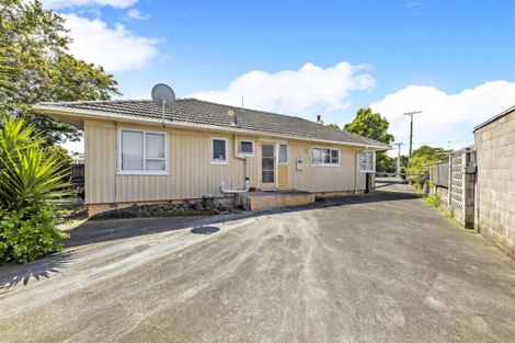 Photo of property in 140 Russell Road, Manurewa, Auckland, 2102