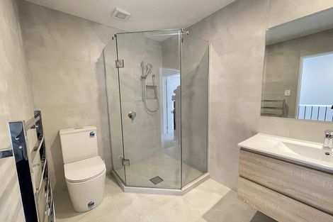 Photo of property in 2/105 Hobsonville Road, West Harbour, Auckland, 0618