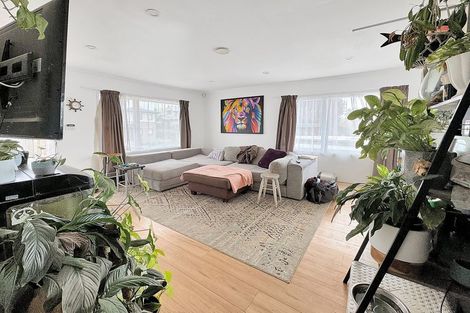 Photo of property in 2/1 Broadview Place, Howick, Auckland, 2014