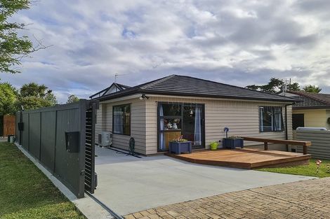 Photo of property in 43 De Quincey Terrace, Highland Park, Auckland, 2010