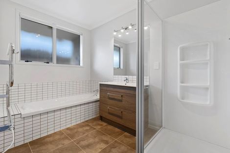 Photo of property in 1 Catamaran Way, Papamoa Beach, Papamoa, 3118