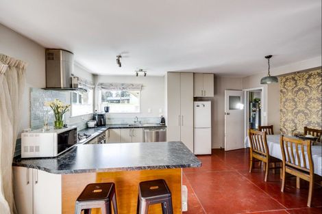 Photo of property in 208 Caroline Place, Mayfair, Hastings, 4122