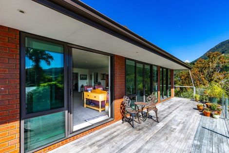 Photo of property in 67a York Street, Picton, 7220